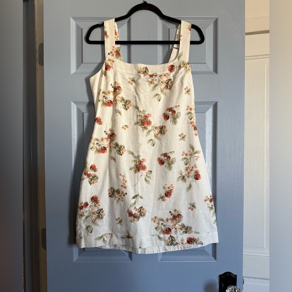 Abercrombie & Fitch Dresses & Skirts - NWT Abercrombie & Fitch Linen Blend Strawberry Floral Print Dress
